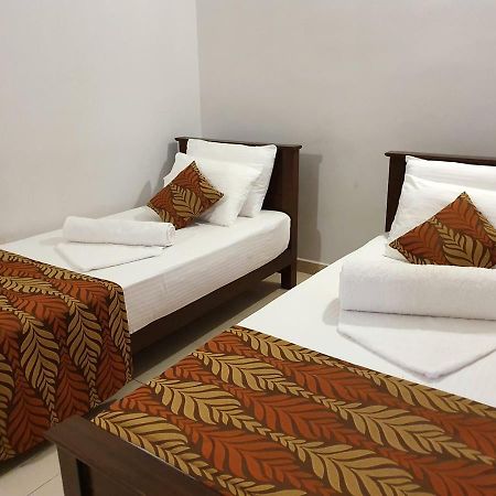 אנוראדפורה A And D Holiday Inn מראה חיצוני תמונה