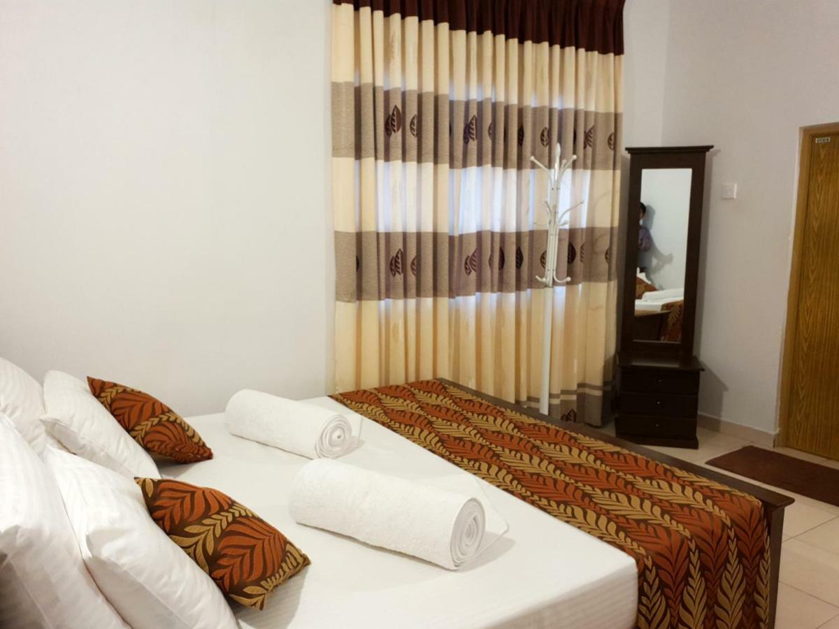 אנוראדפורה A And D Holiday Inn מראה חיצוני תמונה